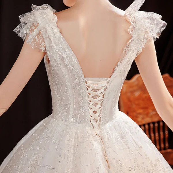 Affordable White Outdoor / Garden Wedding Dresses 2021 Ball Gown See-through Deep V-Neck Sleeveless Backless Glitter Tulle Floor-Length / Long Ruffle