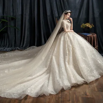 Vintage Originale Champagne Transparentes La Mariée Robe De Mariée 2021 Robe Boule Col Haut Manches Courtes Dos Nu Appliques En Dentelle Perlage Paillettes Cathedral Train Volants