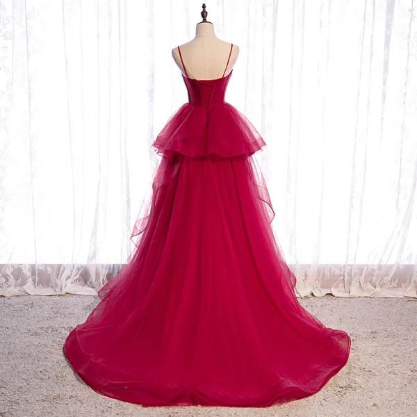 Elegant Burgundy Corset Prom Dresses 2021 Ball Gown Spaghetti Straps Sleeveless Court Train Ruffle Backless Formal Dresses