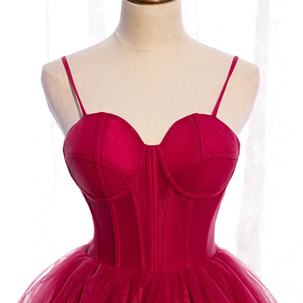 Elegant Burgundy Corset Prom Dresses 2021 Ball Gown Spaghetti Straps Sleeveless Court Train Ruffle Backless Formal Dresses