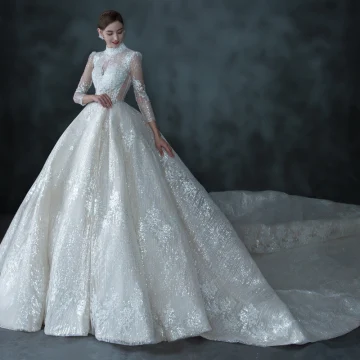 Illusion Champagne Genomskinliga Brud Bröllopsklänningar 2021 Balklänning Hög Hals 3 4 Ärm Halterneck Handgjort Beading Paljetter Cathedral Train Ruffle