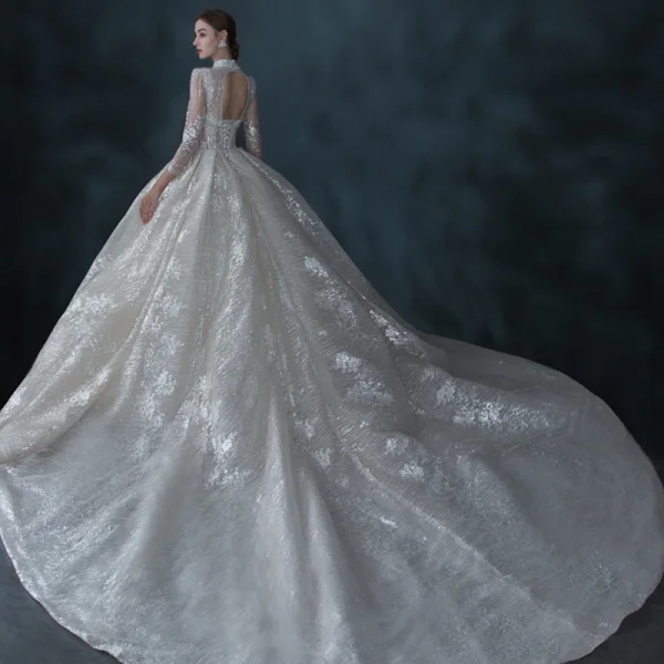 Illusion Champagne Transparentes La Mariée Robe De Mariée 2021 Robe Boule Col Haut 3/4 Manches Dos Nu Fait main Perlage Paillettes Cathedral Train Volants