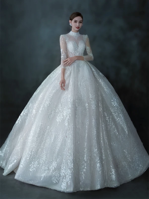 Illusion Champagne Transparentes La Mariée Robe De Mariée 2021 Robe Boule Col Haut 3/4 Manches Dos Nu Fait main Perlage Paillettes Cathedral Train Volants