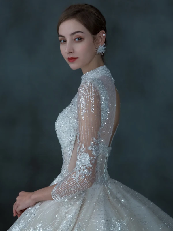 Illusion Champagne Transparentes La Mariée Robe De Mariée 2021 Robe Boule Col Haut 3/4 Manches Dos Nu Fait main Perlage Paillettes Cathedral Train Volants