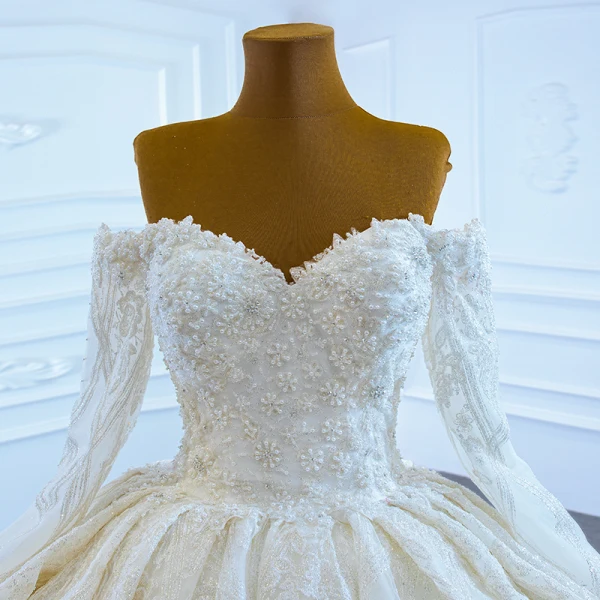 Luxury / Gorgeous White Bridal Wedding Dresses 2021 Ball Gown Off-The-Shoulder Long Sleeve Backless Appliques Lace Handmade  Beading Pearl Chapel Train Ruffle