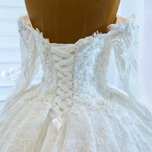 Luxury / Gorgeous White Bridal Wedding Dresses 2021 Ball Gown Off-The-Shoulder Long Sleeve Backless Appliques Lace Handmade  Beading Pearl Chapel Train Ruffle