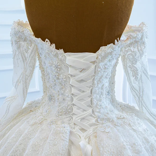 Luxury / Gorgeous White Bridal Wedding Dresses 2021 Ball Gown Off-The-Shoulder Long Sleeve Backless Appliques Lace Handmade  Beading Pearl Chapel Train Ruffle