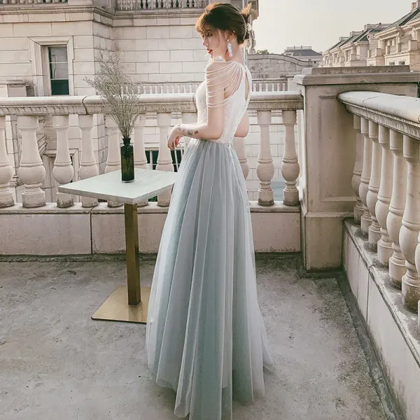 Illusion Grau Durchsichtige Tanzen Ballkleider 2021 A Linie Rundhalsausschnitt Ärmellos Perlenstickerei Pailletten Lange Rüschen Rückenfreies Festliche Kleider