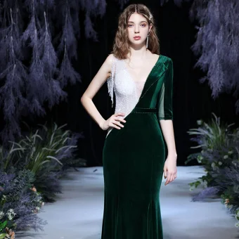 Sexy Dark Green Winter See Through Velour Evening Dresses 2021 Trumpet Mermaid Deep V Neck 1 2 Sleeves Beading Tassel Sweep Train Ruffle Backless Formal Dresses