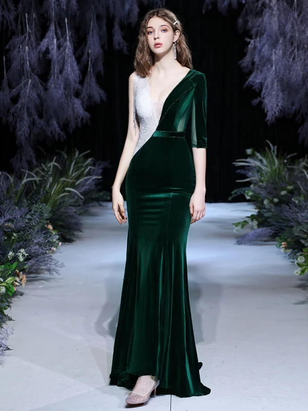 Sexy Vert Foncé Hiver Transparentes Velour Robe De Soirée 2021 Trompette / Sirène Col v profond 1/2 Manches Perlage Gland Train De Balayage Volants Dos Nu Robe De Ceremonie