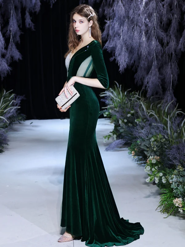 Sexy Vert Foncé Hiver Transparentes Velour Robe De Soirée 2021 Trompette / Sirène Col v profond 1/2 Manches Perlage Gland Train De Balayage Volants Dos Nu Robe De Ceremonie