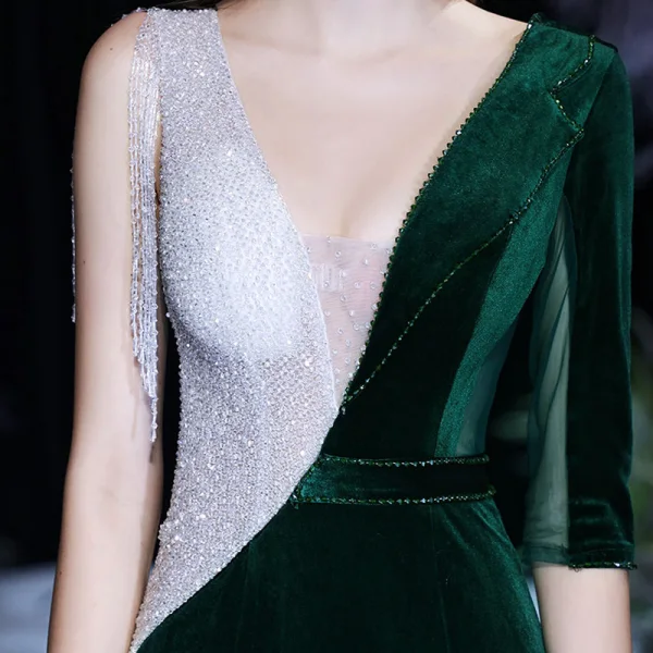 Sexy Vert Foncé Hiver Transparentes Velour Robe De Soirée 2021 Trompette / Sirène Col v profond 1/2 Manches Perlage Gland Train De Balayage Volants Dos Nu Robe De Ceremonie