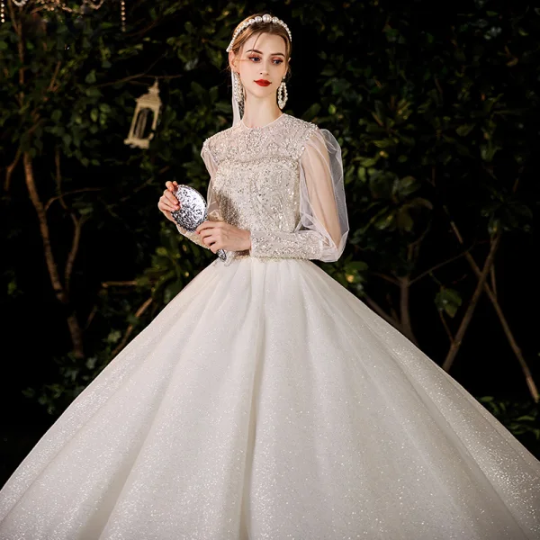 Viktorianischer Stil Ivory / Creme Durchsichtige Hochzeits Brautkleider / Hochzeitskleider 2021 Ballkleid Stehkragen Geschwollenes Lange Ärmel Rückenfreies Perlenstickerei Perle Pailletten Glanz Tülle Kathedrale Schleppe Rüschen
