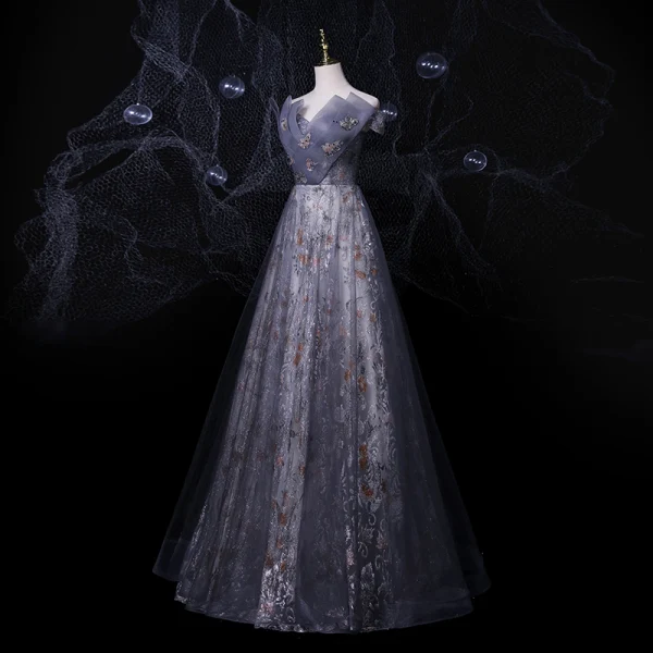 Chic / Beautiful Silver Dancing Prom Dresses 2021 A-Line / Princess Off-The-Shoulder Short Sleeve Backless Appliques Lace Beading Glitter Printing Tulle Floor-Length / Long Ruffle Formal Dresses