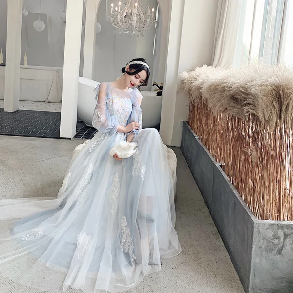 Style Victorien Bleu Ciel Dansant Robe De Bal 2021 Princesse Transparentes Encolure Dégagée Gonflée Manches Longues Appliques En Dentelle Perlage Faux Diamant Longue Volants Dos Nu Robe De Ceremonie