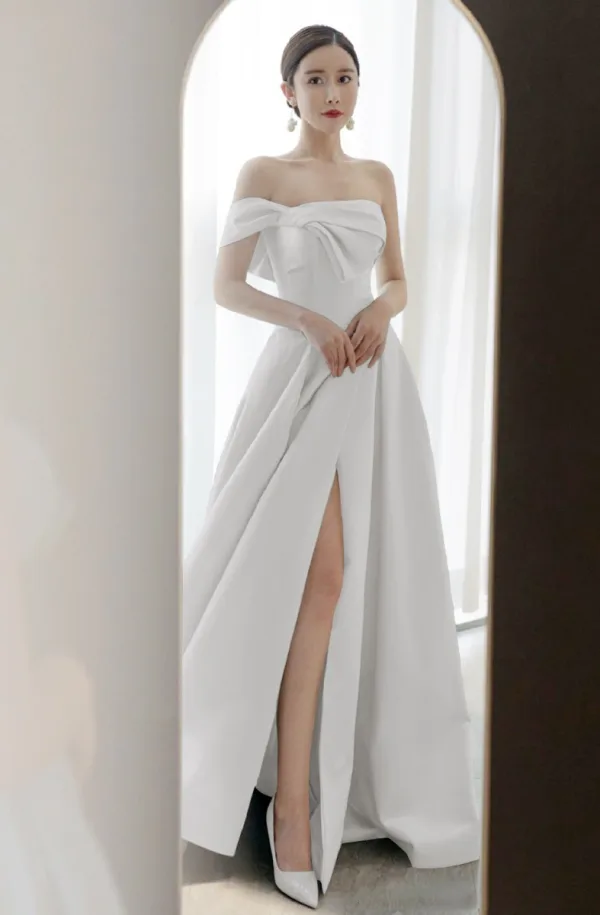 Fashion Grey Satin Evening Dresses 2021 A-Line / Princess Off-The-Shoulder Short Sleeve Split Front Floor-Length / Long Ruffle Backless Formal Dresses