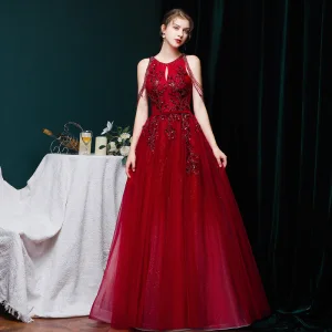 Haut De Gamme Bordeaux Dansant Robe De Bal 2021 Princesse Encolure Dégagée Sans Manches Appliques En Dentelle Paillettes Perlage Glitter Tulle Longue Volants Dos Nu Robe De Ceremonie