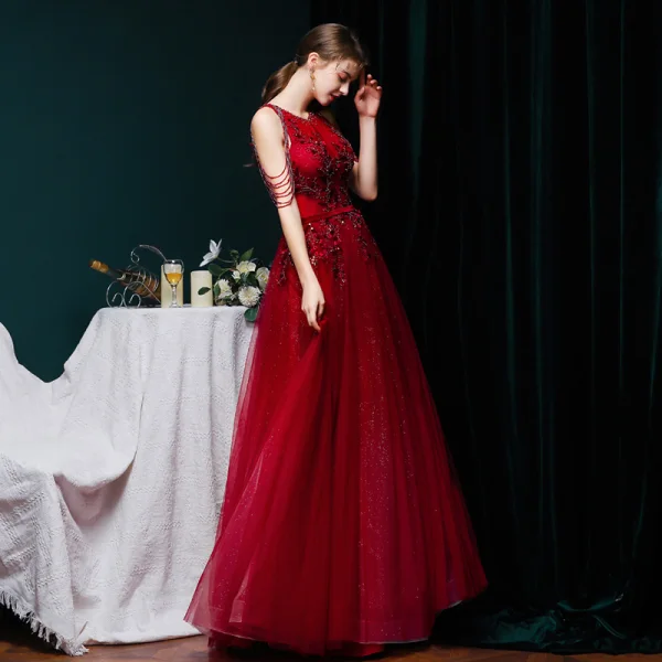 High-end Burgundy Dancing Prom Dresses 2021 A-Line / Princess Scoop Neck Sleeveless Appliques Lace Sequins Beading Glitter Tulle Floor-Length / Long Ruffle Backless Formal Dresses