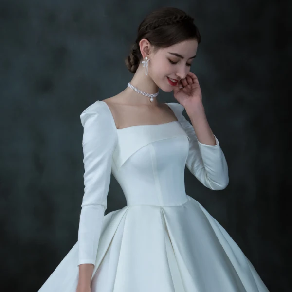 Vintage / Retro Ivory Satin Winter Bridal Wedding Dresses 2021 Ball Gown Square Neckline Long Sleeve Backless Cathedral Train Ruffle
