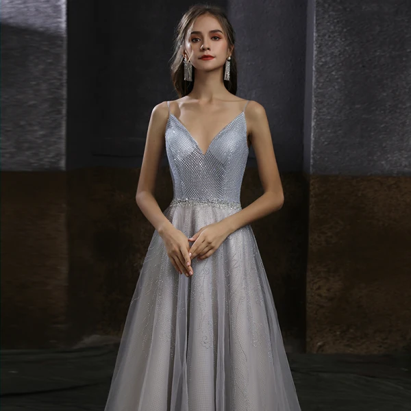 High End Silber Tanzen Ballkleider Mit Schal 2021 A Linie Spaghettiträger Ärmellos Perlenstickerei Strass Lange Rüschen Rückenfreies Festliche Kleider