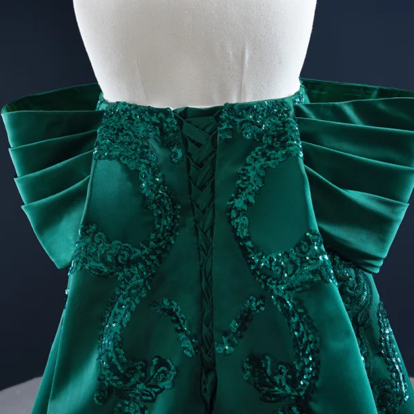 Luxe Vert Foncé Satin Tapis rouge Robe De Soirée 2021 Princesse Bustier Manches Courtes Paillettes Train De Balayage Volants Dos Nu Robe De Ceremonie
