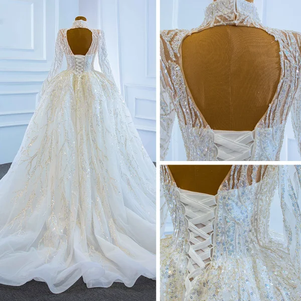 Illusion Weiß Durchsichtige Hochzeits Brautkleider / Hochzeitskleider 2021 Ballkleid Stehkragen Lange Ärmel Rückenfreies Handgefertigt Perlenstickerei Pailletten Hof-Schleppe Rüschen