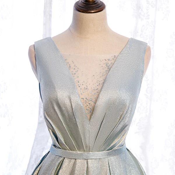 Fashion Silver Dancing Prom Dresses 2021 A-Line / Princess See-through Deep V-Neck Sleeveless Rhinestone Glitter Polyester Sash Floor-Length / Long Ruffle Backless Formal Dresses