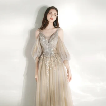 Style Victorien Champagne Dansant Robe De Bal 2021 Princesse Col V Profond Bretelles Spaghetti Gonflée Manches Longues Perlage Paillettes Longue Volants Dos Nu Robe De Ceremonie