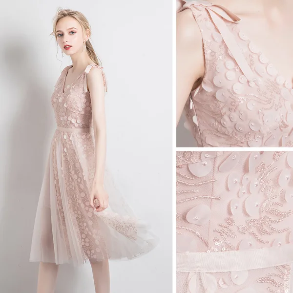 Chic / Beautiful Beige Homecoming Graduation Dresses 2021 A-Line / Princess V-Neck Sleeveless Appliques Lace Beading Sash Knee-Length Ruffle Backless Formal Dresses