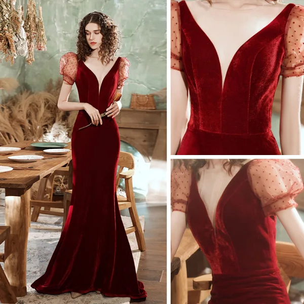 Sexy Bordeaux Velour Robe De Soirée 2021 Trompette / Sirène Transparentes Col v profond Tachetée Gonflée Manches Courtes Train De Balayage Volants Dos Nu Robe De Ceremonie
