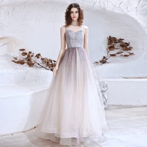 Elegant Lavendel Gradient Farge Dancing Ballkjoler 2021 Prinsesse Spaghettistropper Uten Ermer Glitter Tyll Lange Buste Ryggløse Formelle Kjoler