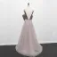Illusion Grå Balklänningar 2021 Prinsessa V-Hals Ärmlös Beading Paljetter Slits Fram Svep Tåg Ruffle Halterneck Formella Klänningar