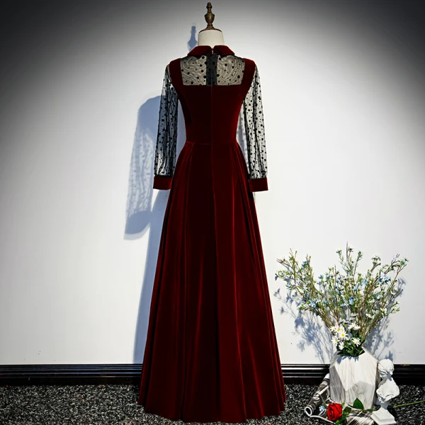 Vintage / Retro Burgundy Velour Winter Dancing Prom Dresses 2021 A-Line / Princess High Neck Spotted Long Sleeve Floor-Length / Long Ruffle Formal Dresses