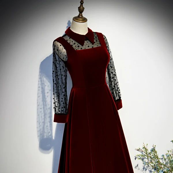 Vintage / Retro Burgundy Velour Winter Dancing Prom Dresses 2021 A-Line / Princess High Neck Spotted Long Sleeve Floor-Length / Long Ruffle Formal Dresses
