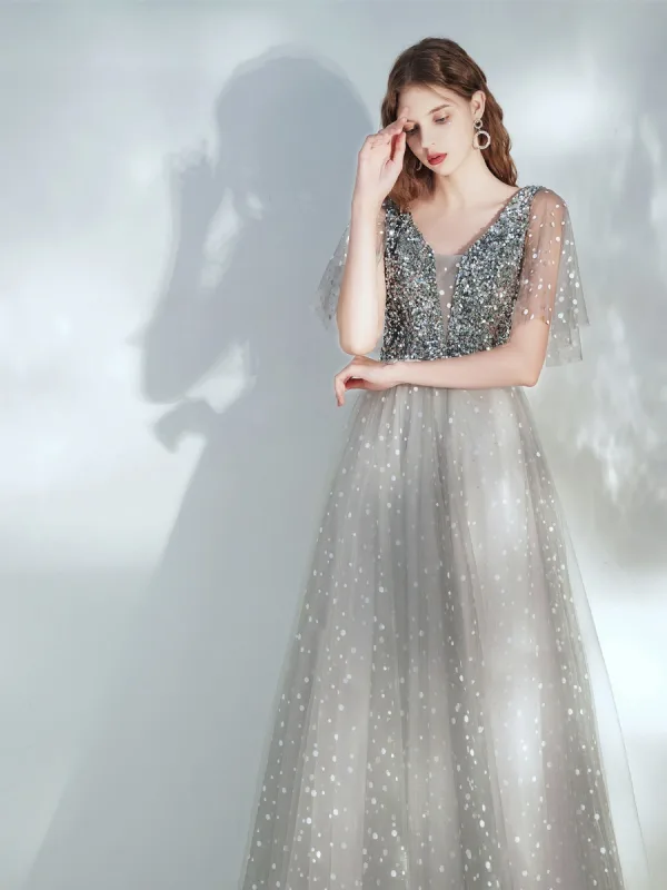 Élégant Argenté Dansant Robe De Bal 2021 Princesse Col v profond Sans Manches Paillettes Tachetée Tulle Longue Volants Dos Nu Robe De Ceremonie