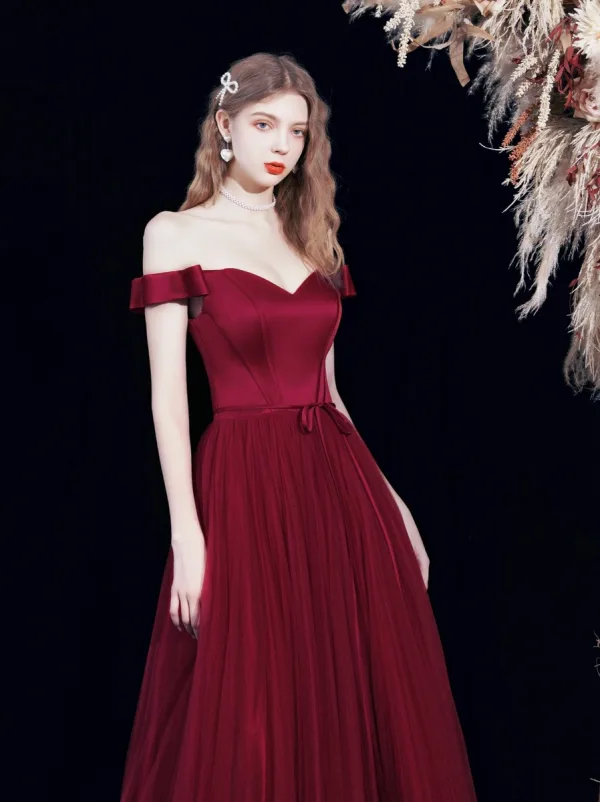 Modest / Simple Burgundy Dancing Prom Dresses 2021 A-Line / Princess Off-The-Shoulder Short Sleeve Sash Floor-Length / Long Pleated Backless Formal Dresses
