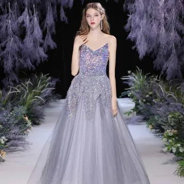Haut De Gamme Gris Dansant Robe De Bal 2021 Princesse V Cou Sans Manches Paillettes Glitter Tulle Longue Volants Dos Nu Robe De Ceremonie