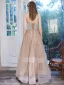 Flotte Brun Dancing Gallakjoler 2021 Prinsesse Spaghetti Straps Ærmeløs Beading Glitter Tulle Lange Cascading Flæser Halterneck Kjoler