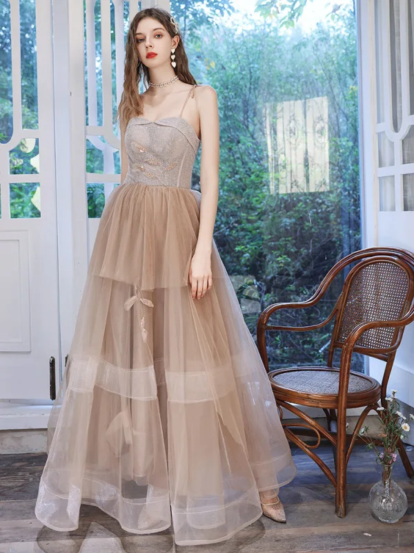 Flotte Brun Dancing Gallakjoler 2021 Prinsesse Spaghetti Straps Ærmeløs Beading Glitter Tulle Lange Cascading Flæser Halterneck Kjoler