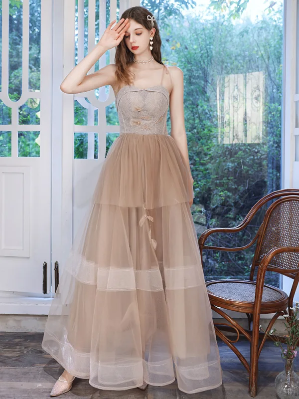 Flotte Brun Dancing Gallakjoler 2021 Prinsesse Spaghetti Straps Ærmeløs Beading Glitter Tulle Lange Cascading Flæser Halterneck Kjoler