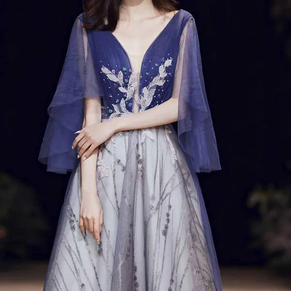 Sexy Bleu Roi Robe De Bal 2021 Princesse Col v profond Manches Courtes Appliques En Dentelle Perlage Glitter Tulle Train De Balayage Volants Dos Nu Robe De Ceremonie