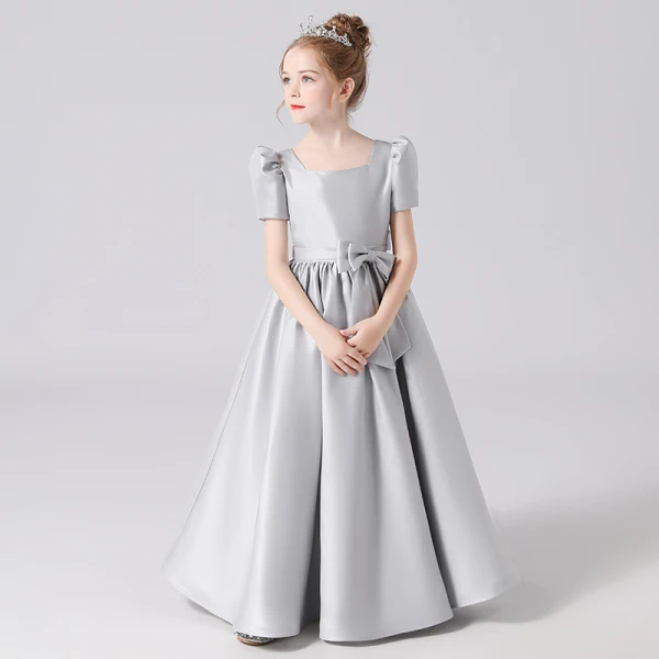 Simple Argenté Satin Anniversaire Robe Ceremonie Fille 2021 Princesse Encolure Carrée Manches Courtes Dos Nu Noeud Ceinture Longue Volants
