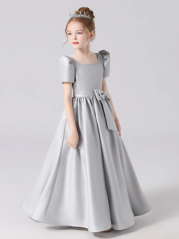 Simple Argenté Satin Anniversaire Robe Ceremonie Fille 2021 Princesse Encolure Carrée Manches Courtes Dos Nu Noeud Ceinture Longue Volants