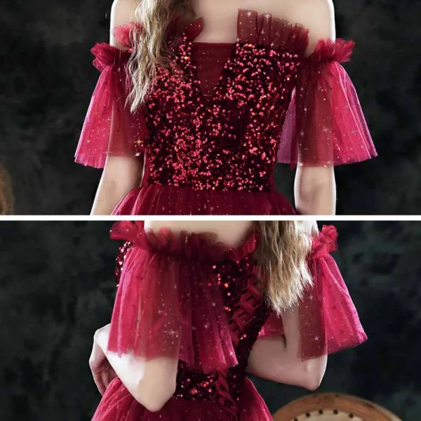 Scintillantes Bordeaux de retour Robe De Graduation 2021 Princesse Encolure Carrée Sans Manches Paillettes Glitter Tulle Thé Longueur Volants Dos Nu Robe De Ceremonie