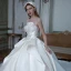 Luxe Blanche Satin La Mariée Robe De Mariée 2021 Robe Boule Bustier Sans Manches Dos Nu Perlage Paillettes Cathedral Train Volants