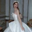 Luxe Blanche Satin La Mariée Robe De Mariée 2021 Robe Boule Bustier Sans Manches Dos Nu Perlage Paillettes Cathedral Train Volants