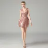 Błyszczące Różowe Złoto Cekiny Strona Sukienka 2021 Princessa V-Szyja Bez Rękawów Krótkie Wzburzyć Bez Pleców Sukienki Wizytowe