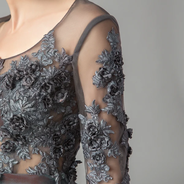 Illusion Ink Blue Satin See-through Dancing Prom Dresses 2021 A-Line / Princess Scoop Neck Long Sleeve Appliques Lace Asymmetrical Ruffle Formal Dresses