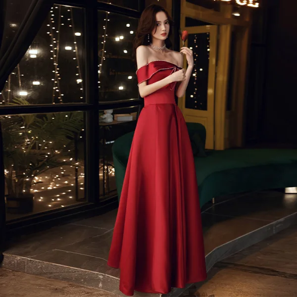 Chic / Beautiful Red Satin Dancing Prom Dresses 2021 A-Line / Princess Off-The-Shoulder Short Sleeve Beading Floor-Length / Long Ruffle Backless Formal Dresses