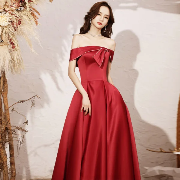 Chic / Beautiful Red Satin Dancing Prom Dresses 2021 A-Line / Princess Off-The-Shoulder Short Sleeve Beading Floor-Length / Long Ruffle Backless Formal Dresses